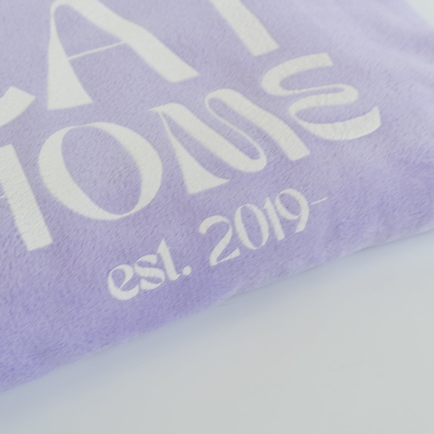 Kuscheldecke lila CAT HOME | personalisierbar