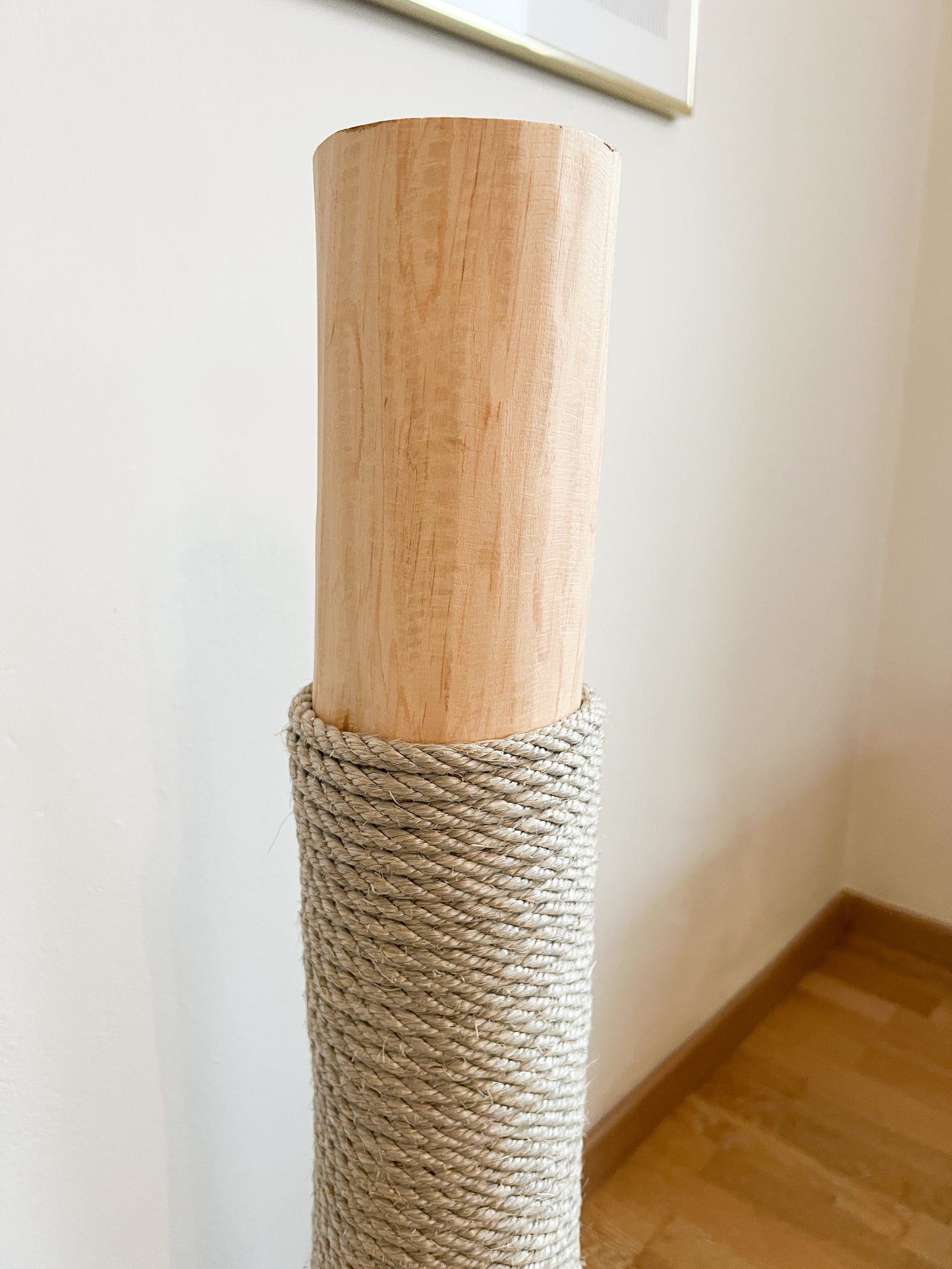 Naturkratzsäule | grau kurz - eckig