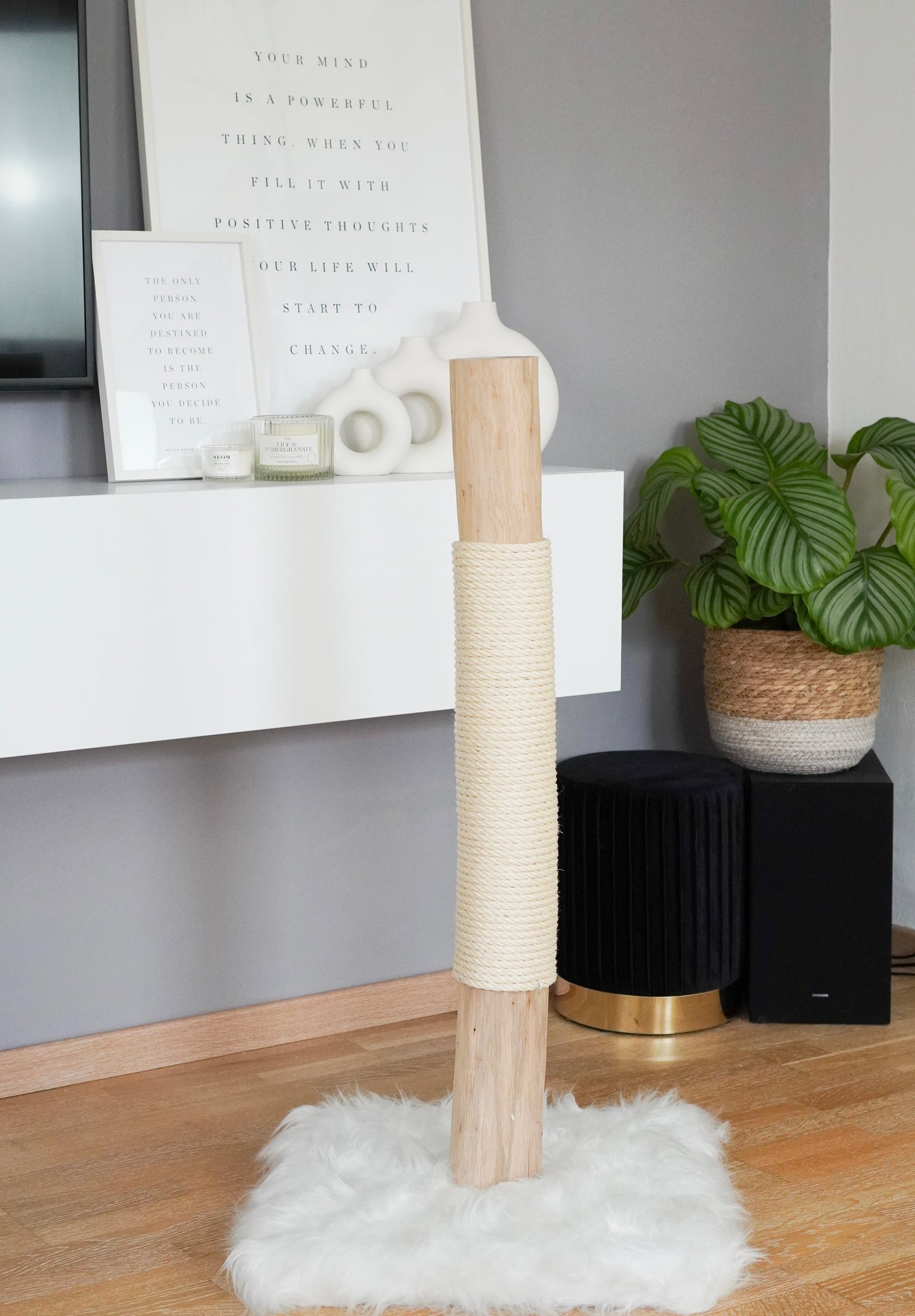 Naturkratzsäule | weiß - eckig